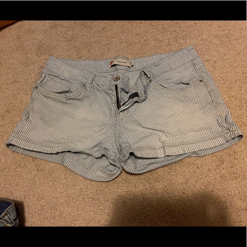 Levi Shorty Short